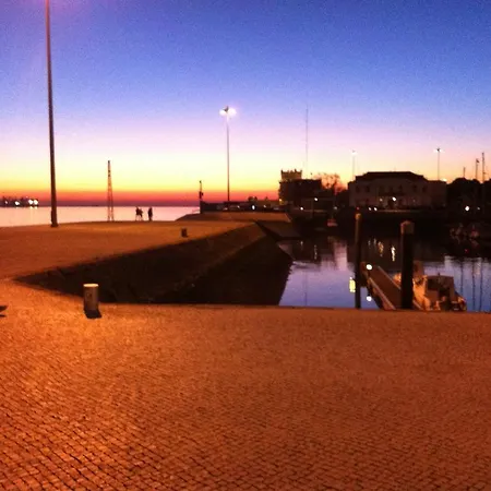 Boat At - Seehund Botel Lisbon