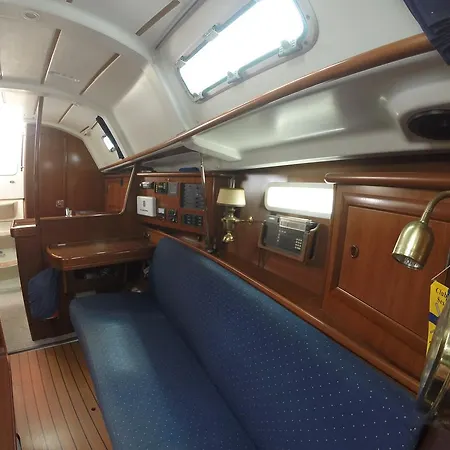 Boat At - Seehund Botel