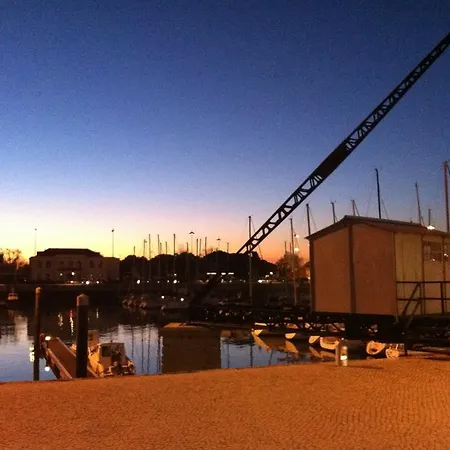 Boat At - Seehund Botel